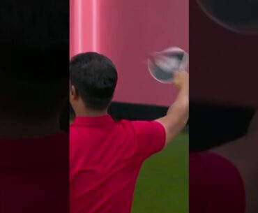 Tom Kim Nearly Holes It With an INCREDIBLE Chip