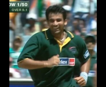 Zaheer Khan Almost Got Adam Gilchrist Out Twice In Two Balls - Clever Bowling