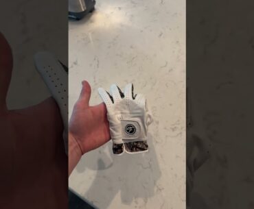 Get rid of your boring golf glove