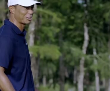 Tiger Woods on His Right Hand Controlling the Clubface