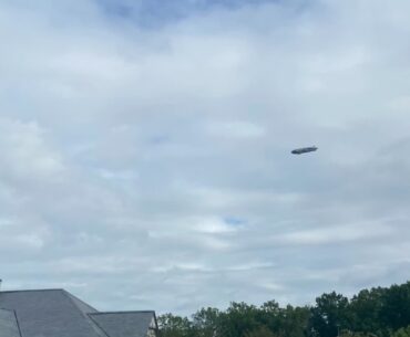 Jordan Spieth and Tony Finau sign autographs at The Wyndham