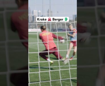 Ann-Katrin Berger mit der Doppel-Parade 💪🧤