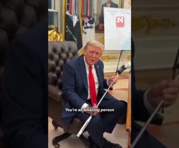 Trump Receives Ukrainian Serviceman's Golf Putter From Zelensky