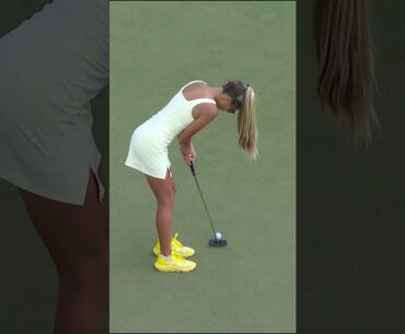 Gabbygolfgirl BIRDIES the 15th! 🤩