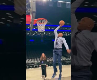 Just Vince Carter reminding us that he’s still got it 😎💪🏼 #VinceCarter #NetsWorld