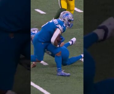 JARED GOFF TRIPPED ON THIS 4TH DOWN HANDOFF