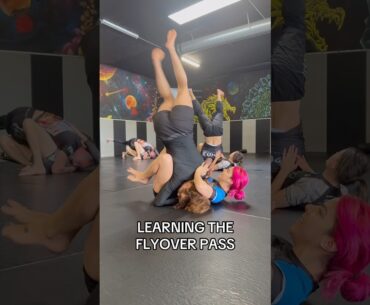 LEARNING THE FLYOVER PASS #shorts #bjj #jiujitsu
