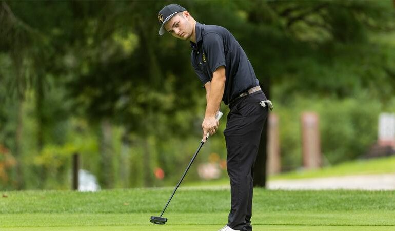 Men's golf puts three in top 10, takes third at Augsburg Fall Invite