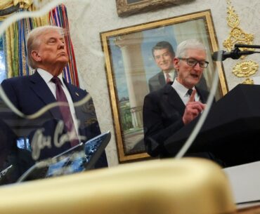 Tim Cook gifts Trump a custom Apple plaque with 24-karat gold base