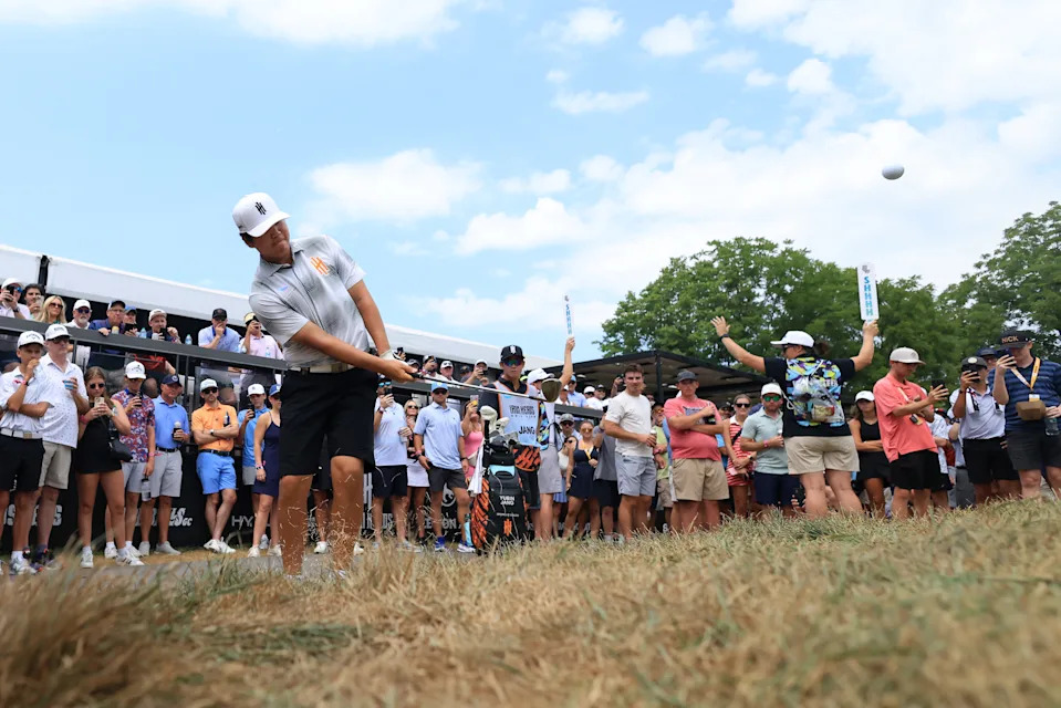 Yubin Jang of Iron Heads GC chips onto the on the 17th green on day two of LIV Golf Indianapolis at The Club at Chatham Hills on August 16, 2025 in Westfield, Indiana.