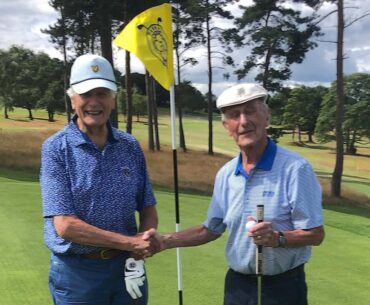 Great-Grandad Gets Hole-in-One at Age 93 – May Be the Oldest Golfer in Britain to Do it