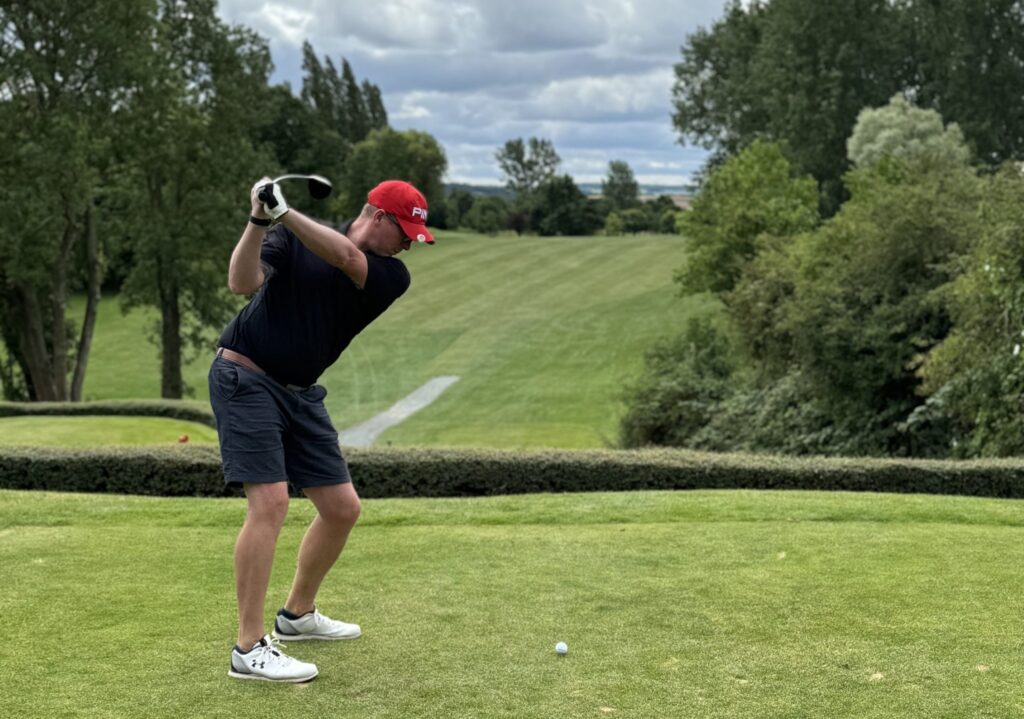 Tee time: Agents challenged to golf showdown