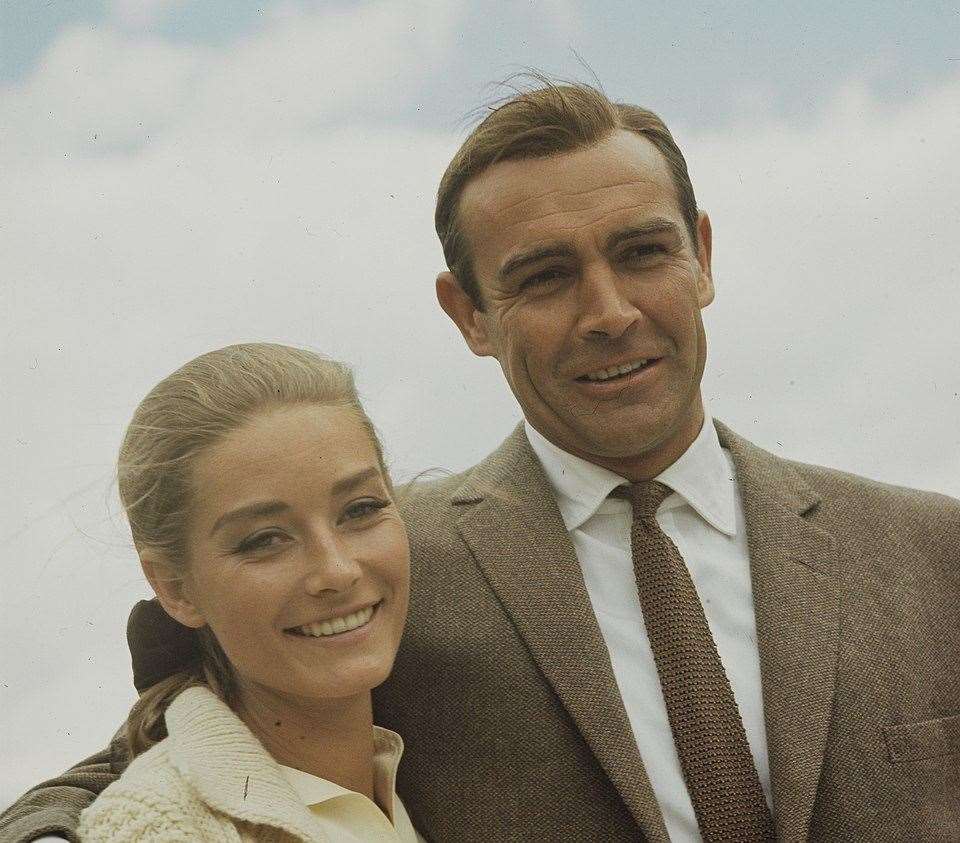 Sean Connery as James Bond, with Tania Mallet as Tilly Masterson in 007 Goldfinger
