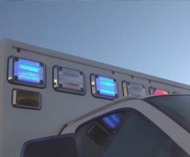 Small plane makes emergency landing at Elgin golf course