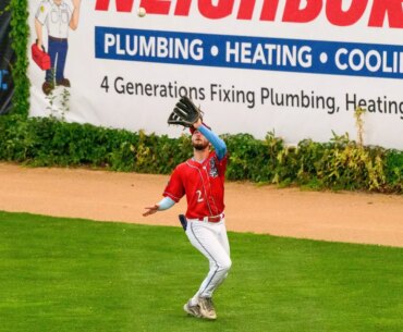 Mankato Moon Dogs Rally To Beat St. Cloud Rox