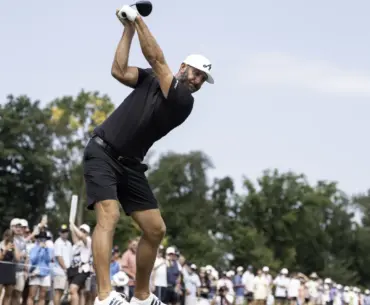 Sebastián Muñoz of Torque GC on the first green during the second round of LIV Golf Indianapolis at The Club at Chatham Hills on Saturday, August 16, 2025 in Westfield, Indiana. (Photo by Pedro Salado/LIV Golf)