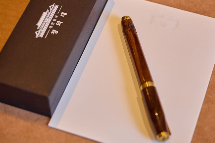 A signing pen, made by Genyle, which South Korean President Lee Jae Myung gave Donald Trump as a gift