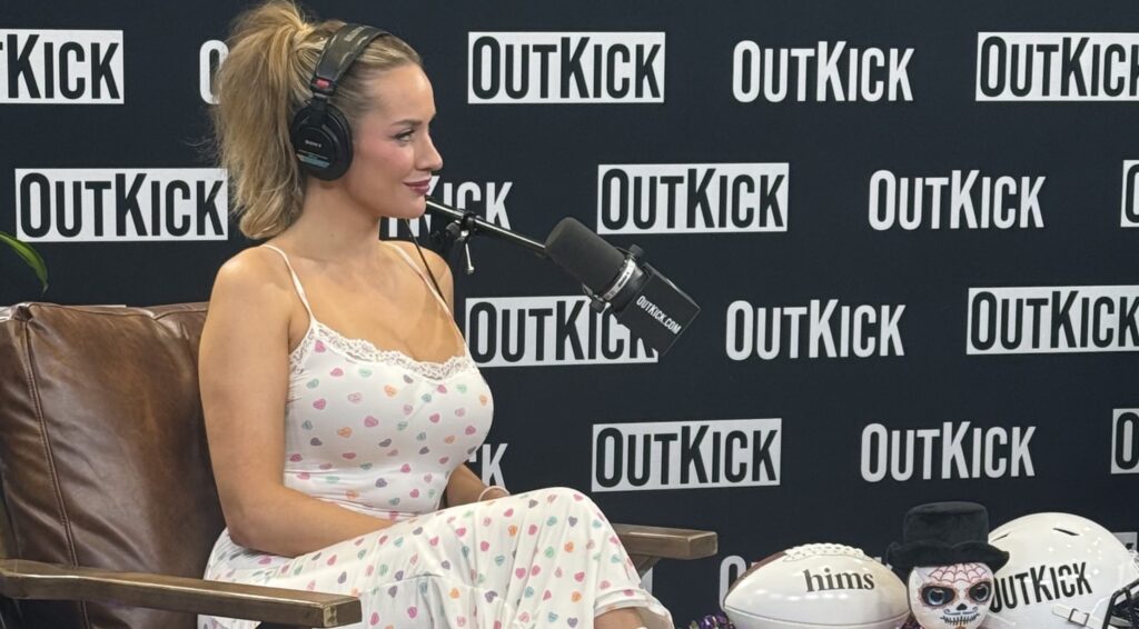 Paige Spiranac Is Ready To Go Low In A Golf Outfit That Leaves Instagram Speechless