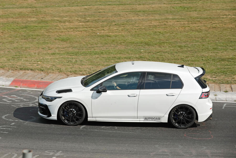 Volkswagen Golf R five-cylinder on Nurburgring – side