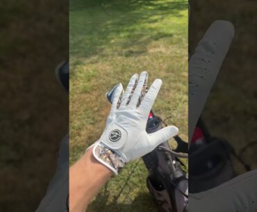 Don’t wear a boring golf glove