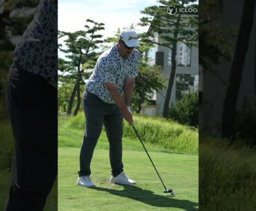 What a soft swing! He is Jaco Ahlers.