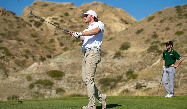 Dinos golf opens 2025 season with team win
