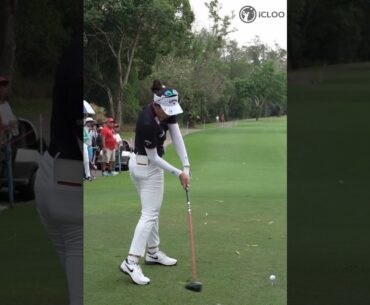 This is the world No.1 swing! She is Jeeno Thitikul.