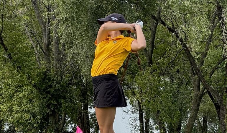 Women’s Golf in Top Three After Day One of St. Kate's Fall Invite