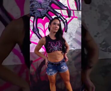AJ LEE HAS RETURNED TO WWE!!!!!