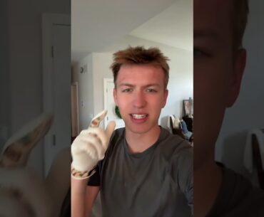 Don’t wear a boring golf glove