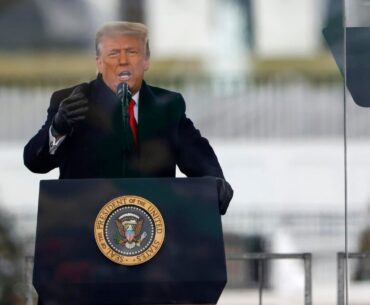 Trump Golf Course Displays Gold Presidential Seal That Could Violate Federal Law
