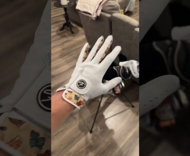 Don’t settle for a boring low quality golf glove