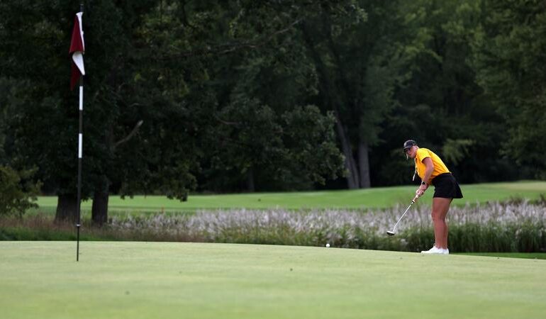 Women’s Golf 13th at Williams Fall Invite After Round One