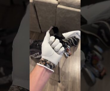 Don’t settle for a boring golf glove