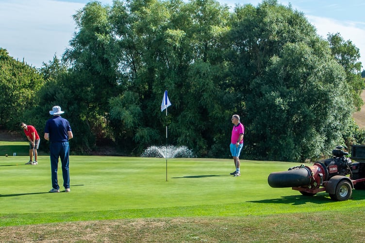 The 18th hole and the leaf blower! Tricky!
