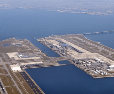 From beaches to golf courses: The world's most unusual airport runways