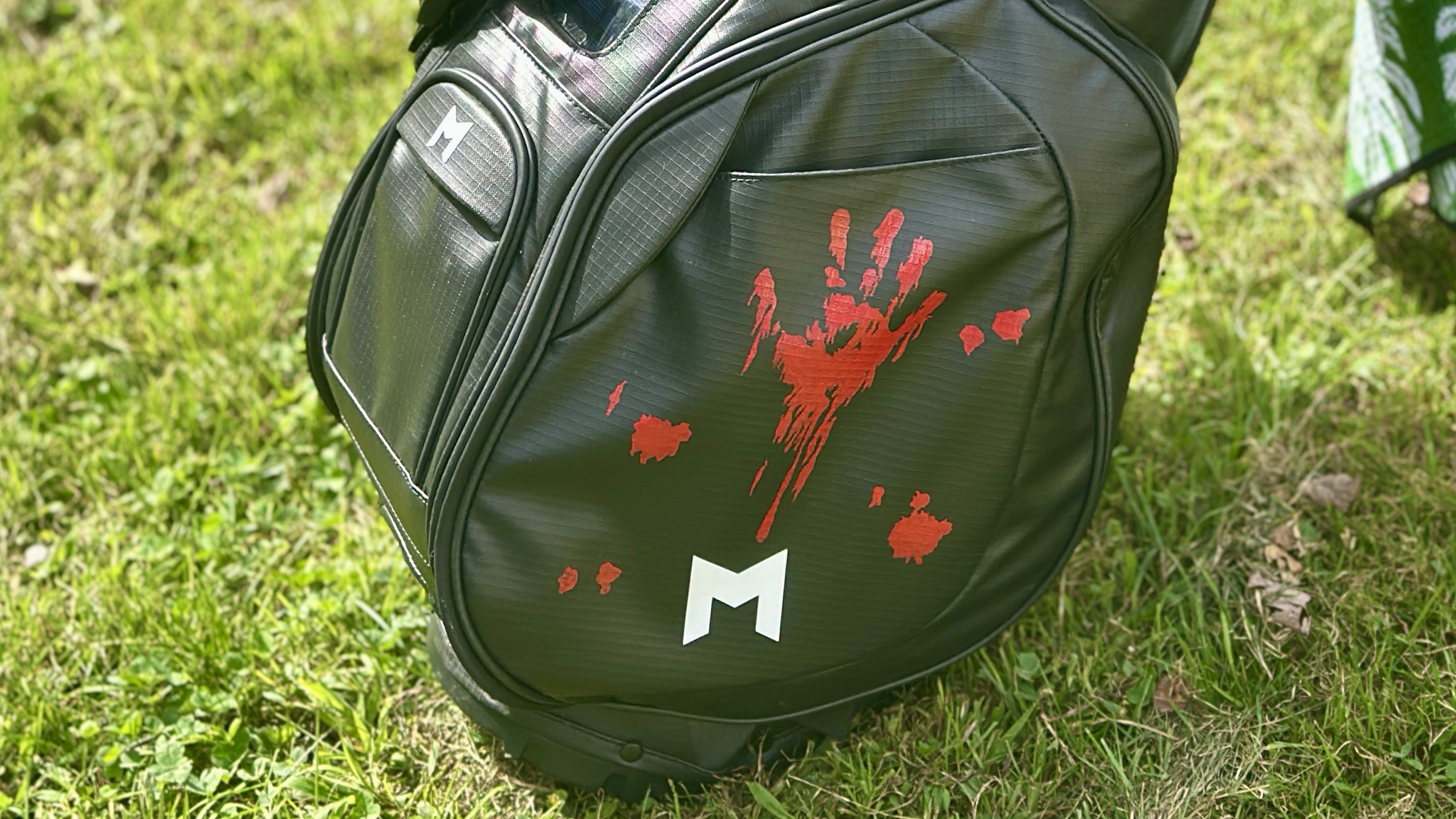 MNML Golf bag with custom paint job