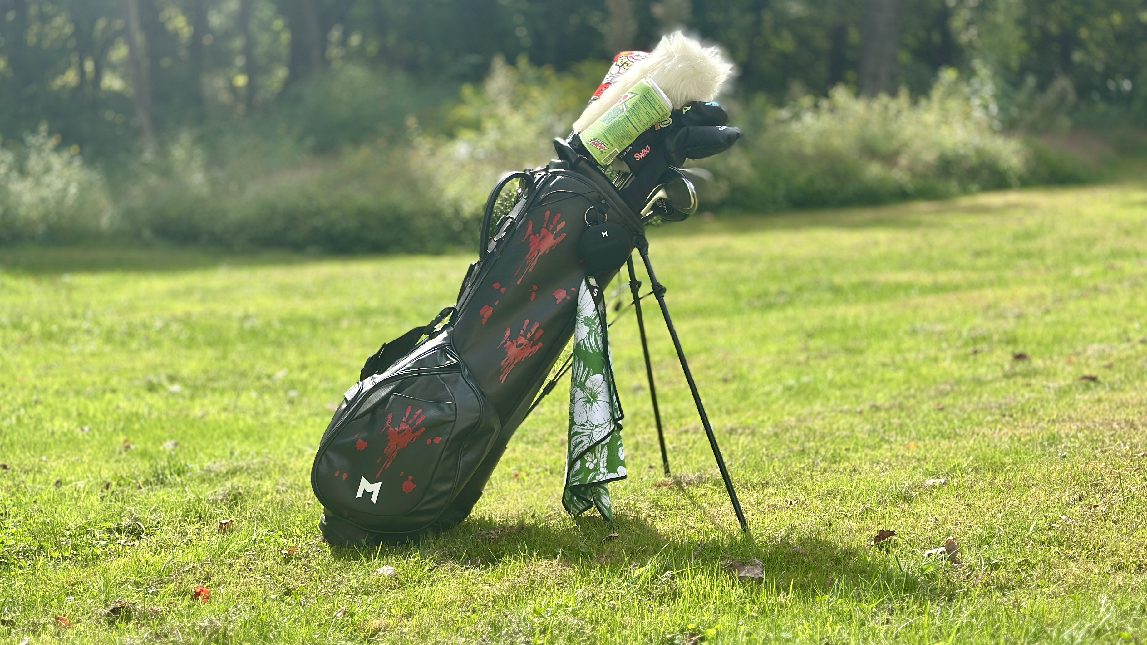 The MNML golf bag with custom paint job