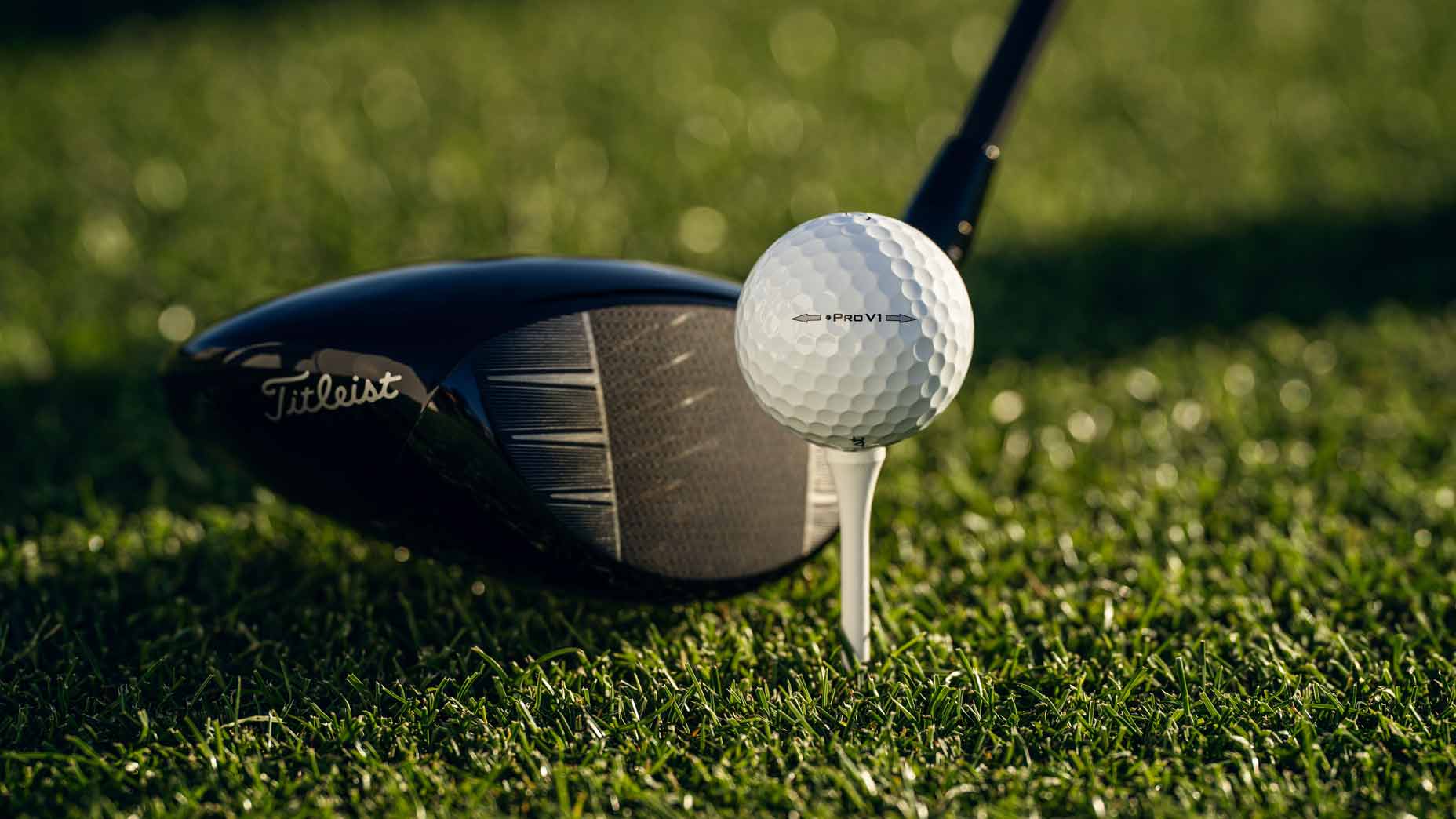 Titleist Pro V1 Left Dot.