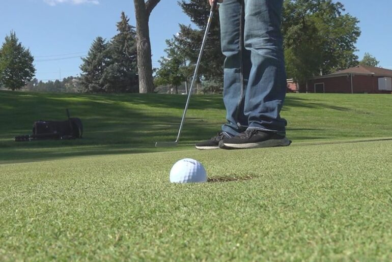 ‘Birdies Fore Raptors’ golf tournament supports rehabilitation for birds of prey