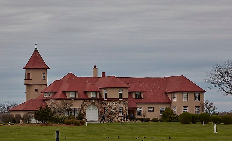 Clubhouse of the Ocean Edge golf course on Massachusetts' Cape Cod, by Carol M. Highsmith, 2019, from the Library of Congress 