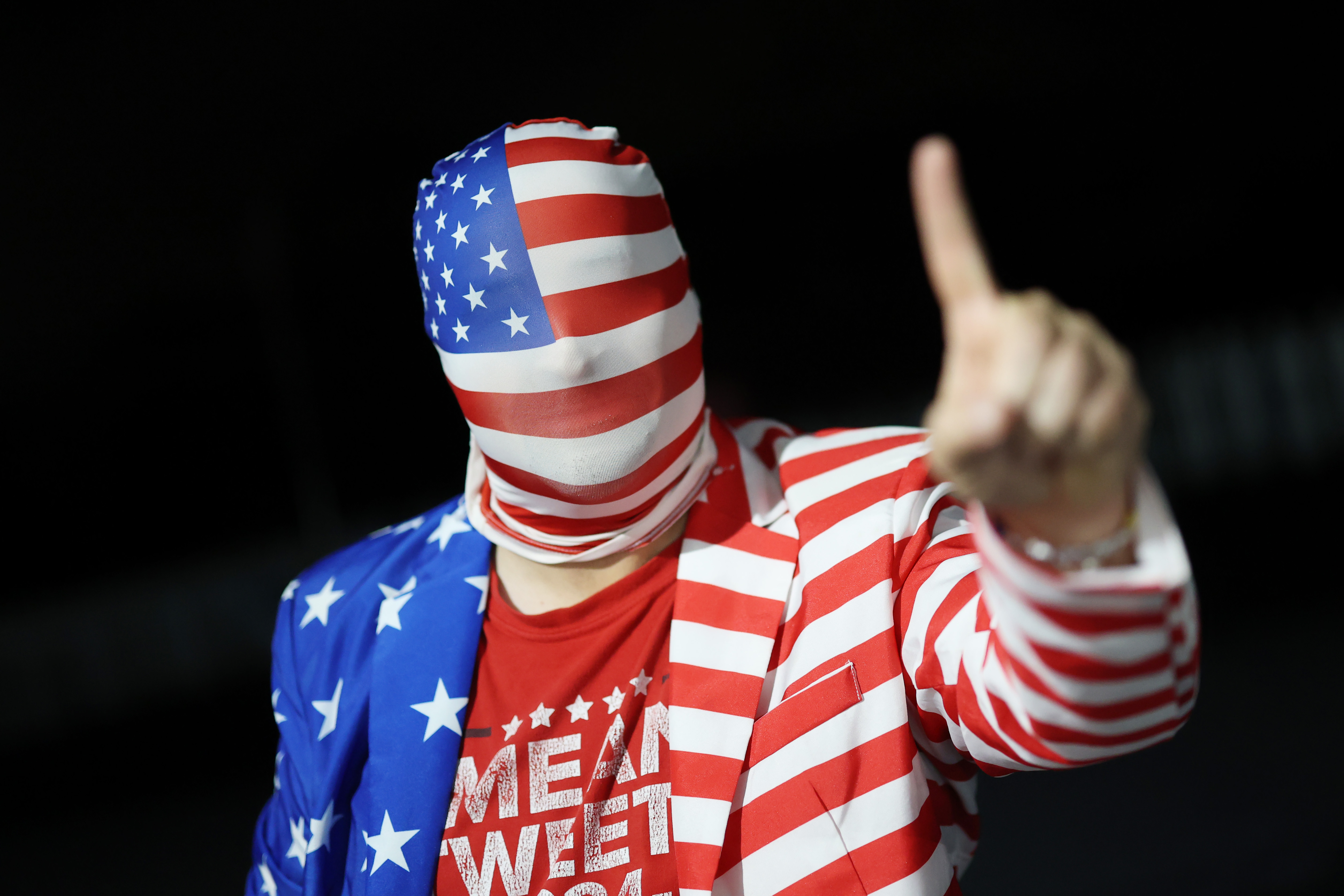 USA and Europe fans enter the 2025 Ryder Cup at the break of dawn