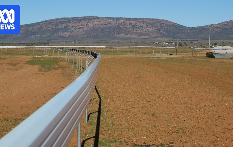 Sport's lifeline for South Australian towns in near-constant drought