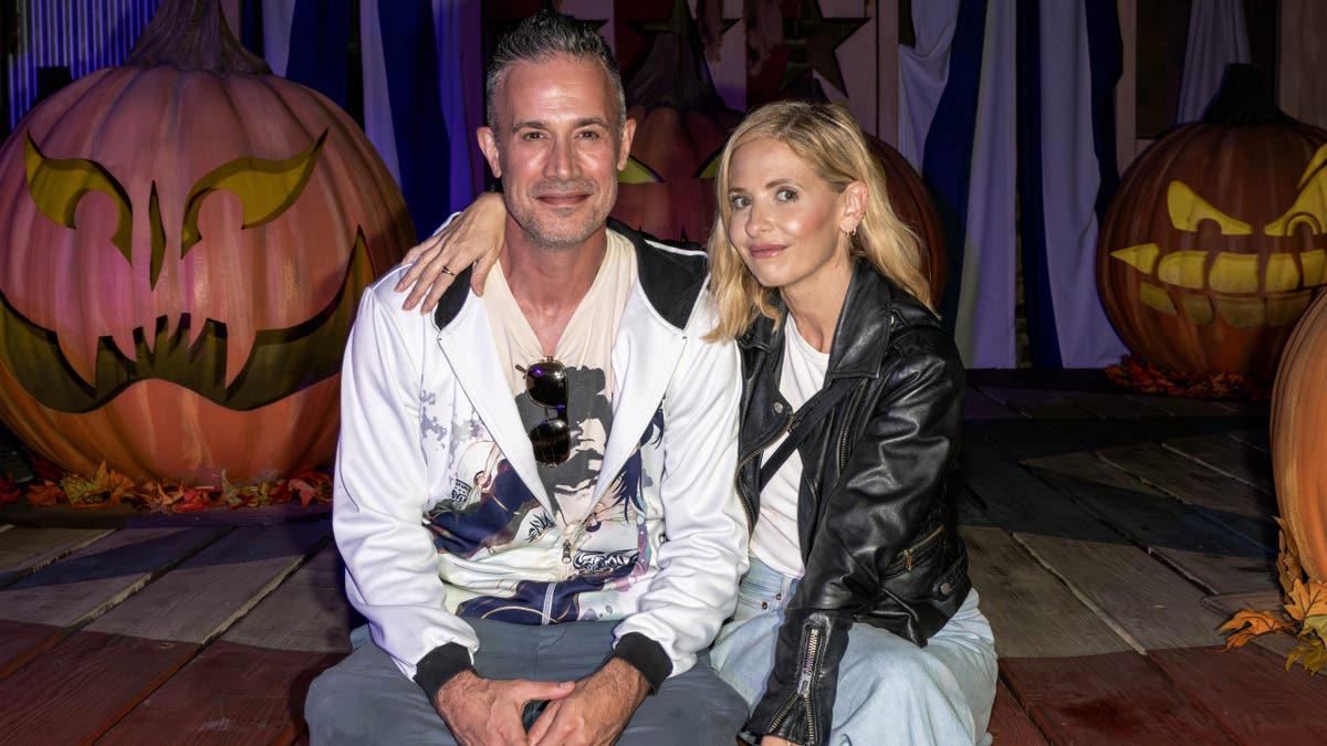 Sarah Michelle Gellar, who's been married to fellow actor Freddie Prinze Jr. for 22 years, spoke about how to make things last.