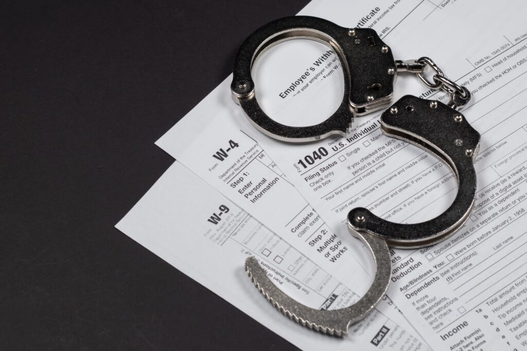 US Attorney Charges Twin MRI Techs With Failing to Report Over $1.1M to IRS