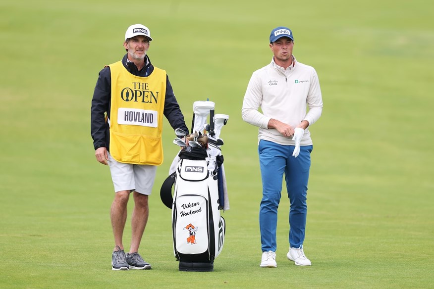 Shay Knight is Viktor Hovland's caddie.