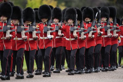 Windsor castle Trump visit grenadier guards