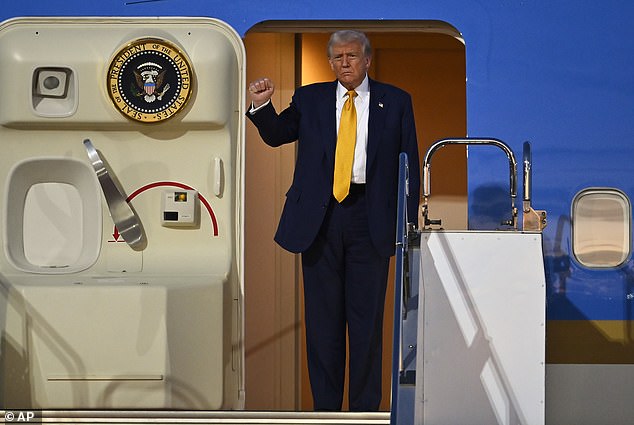 Trump arrives in Tokyo to meet with new Japanese PM who is expected to gift him a gold golf ball President Donald Trump touched down in Tokyo, Japan Monday evening - the second country he's visiting on his tour of Asia this week. While in Tokyo, he'll meet with the country's new prime minister