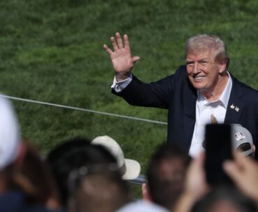 Trump slammed for watching golf as government shutdown looms