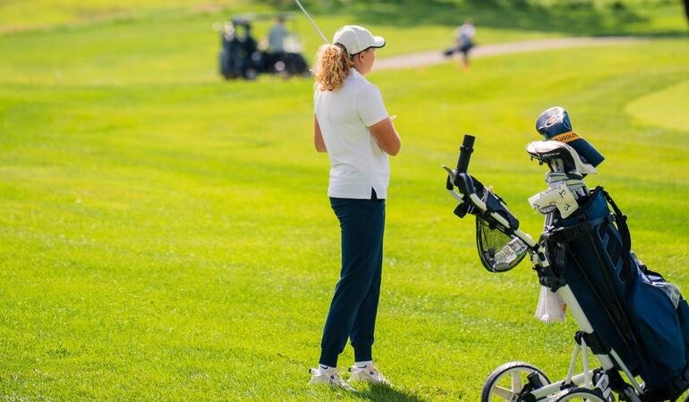 Women's Golf places sixth at WIAC Championshp. Schlindwein places seventh overall.
